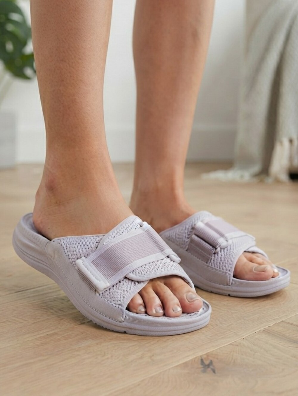 Women's Lavender Easy Spirit Slide Walking  Sandal With Adjustable Strap Size 8